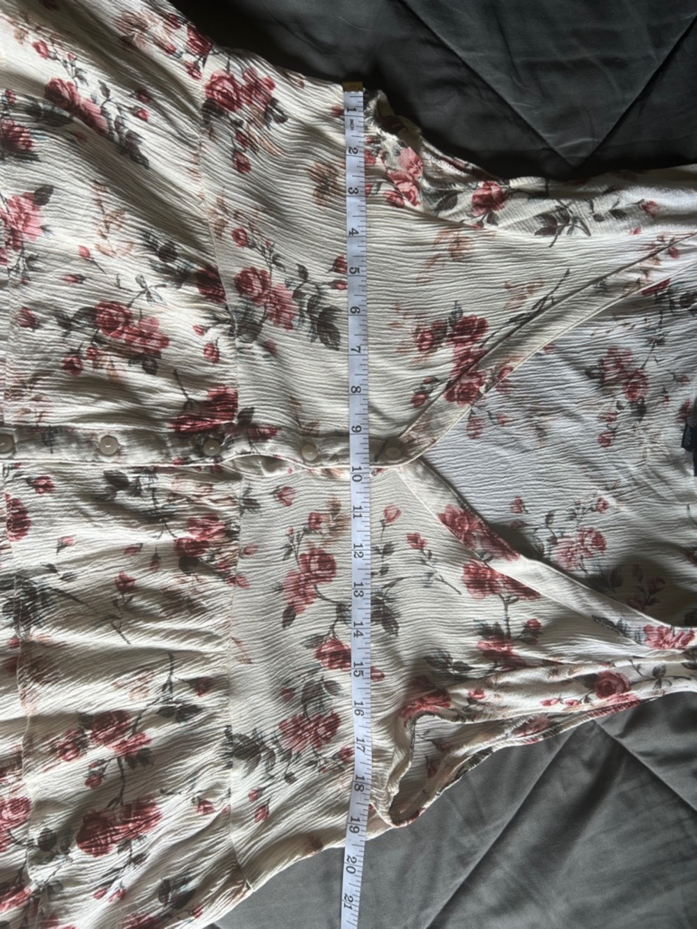 American Eagle Outfitters Cream Floral V-Neck Tiered Tank - Picture 3 of 4